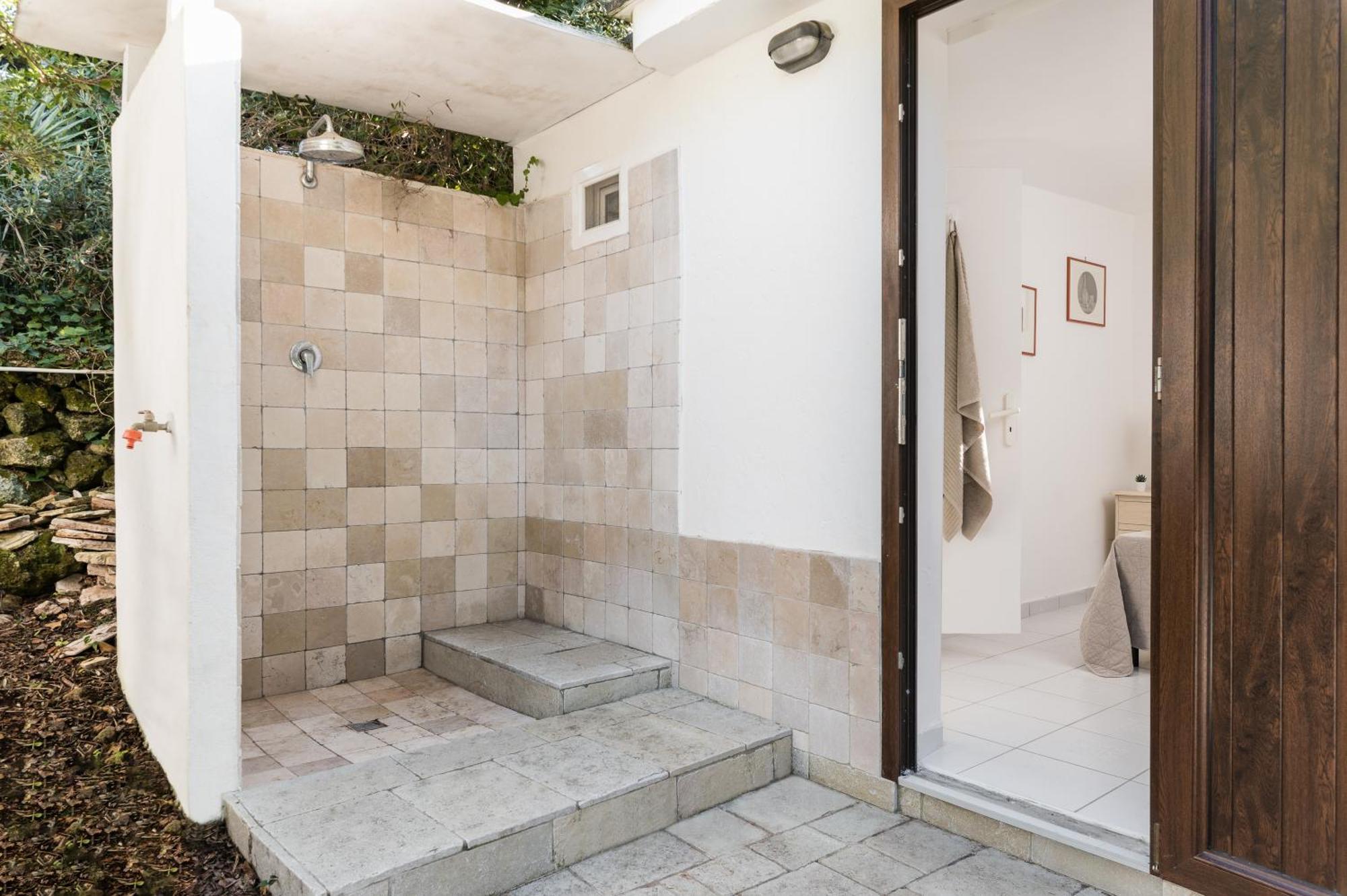 Giglio With Garden And Mini Pool By Rentbeat Appartement *