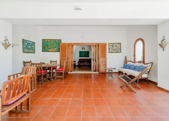 Villa Giglio With Garden And Mini Pool By Rentbeat