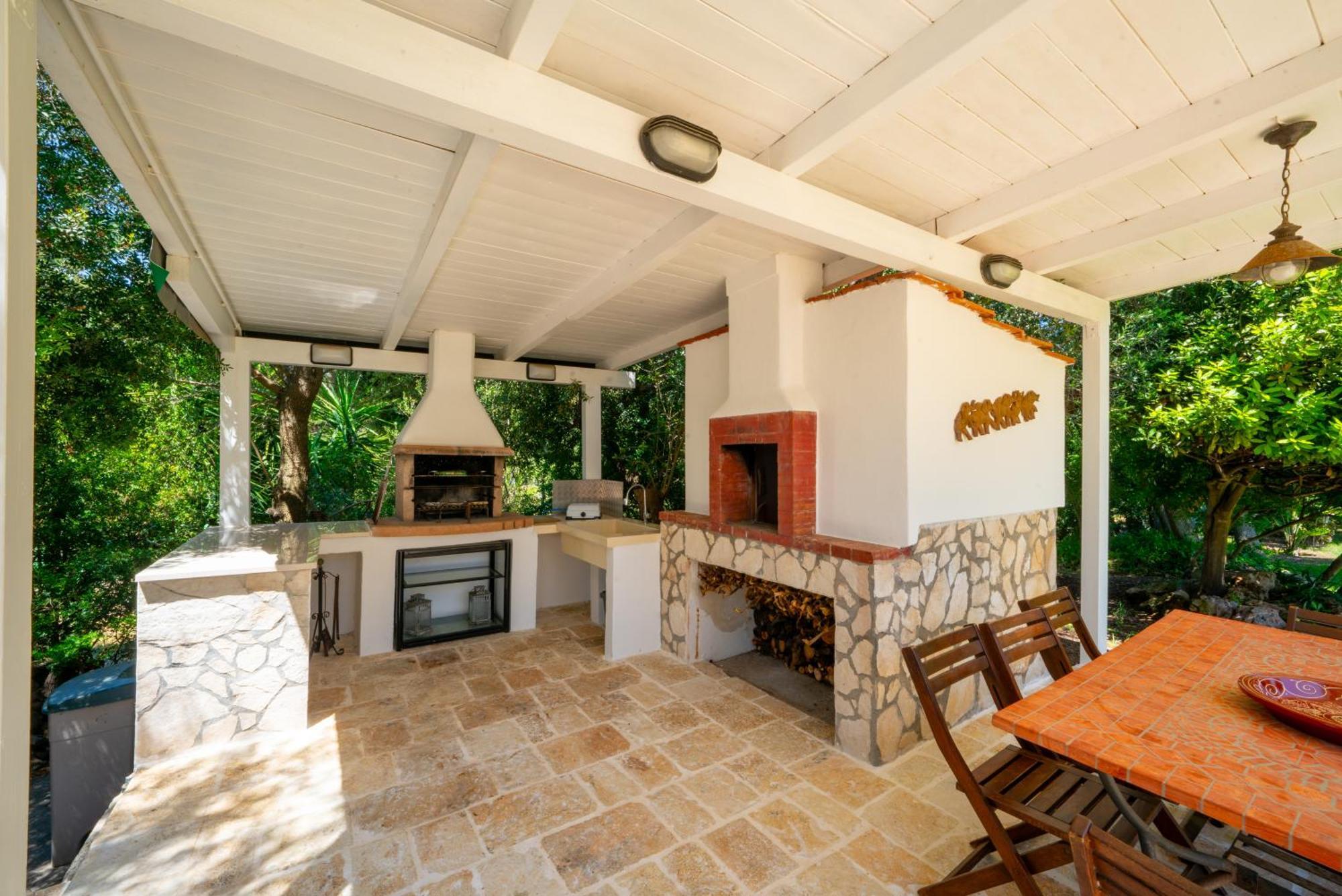 Giglio With Garden And Mini Pool By Rentbeat Apartment